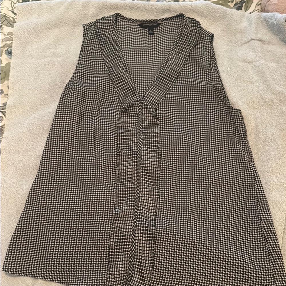 Banana Republic Monochrome Houndstooth Top